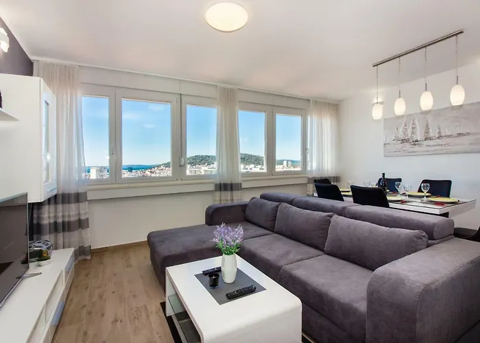 Deluxe Miro 아파트